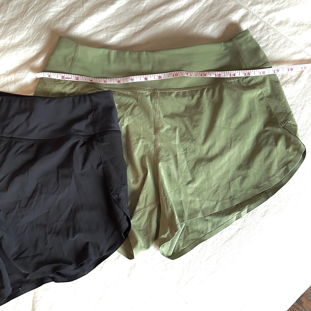 Athleta Run With It Shorts Black and Green Size Small